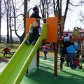Wielkim powodzeniem u dzieci cieszy się nowy plac zabaw