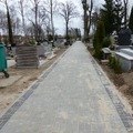  Na cmentarzu przy Gertrudzie wyremontowano kolejną alejkę