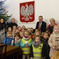 Przedszkolaki ze świąteczną wizytą u burmistrza