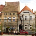Na darłowskim  rynku rozpoczęto remont dwóch kamieniczek      